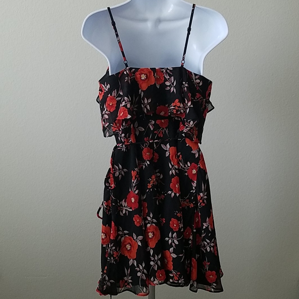 SOLD• Lulu's Devoted to Love Floral Small - Picture 6 of 8
